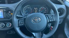 Toyota Yaris 1.5 VVT-i Icon Tech 5dr Petrol Hatchback